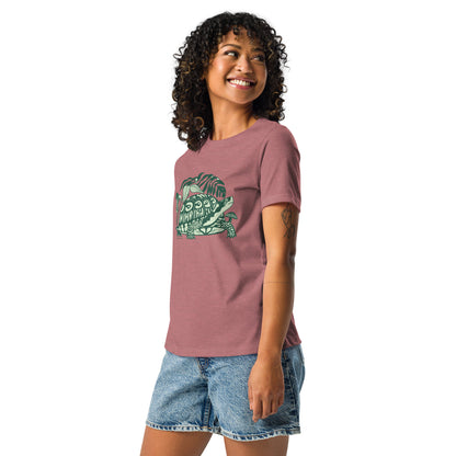 Model wearing a heather mauve box turtle tee.